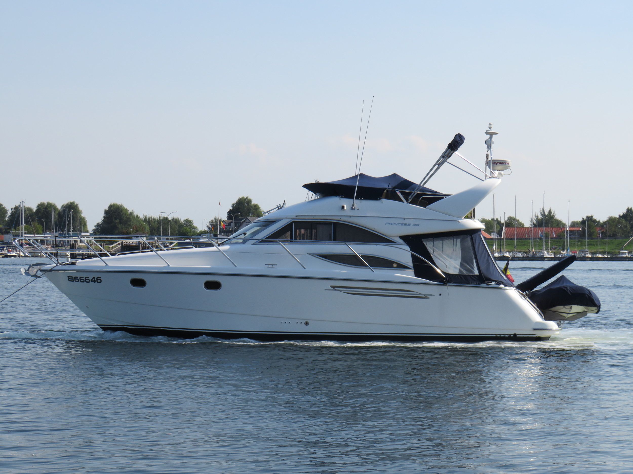 princess flybridge te koop